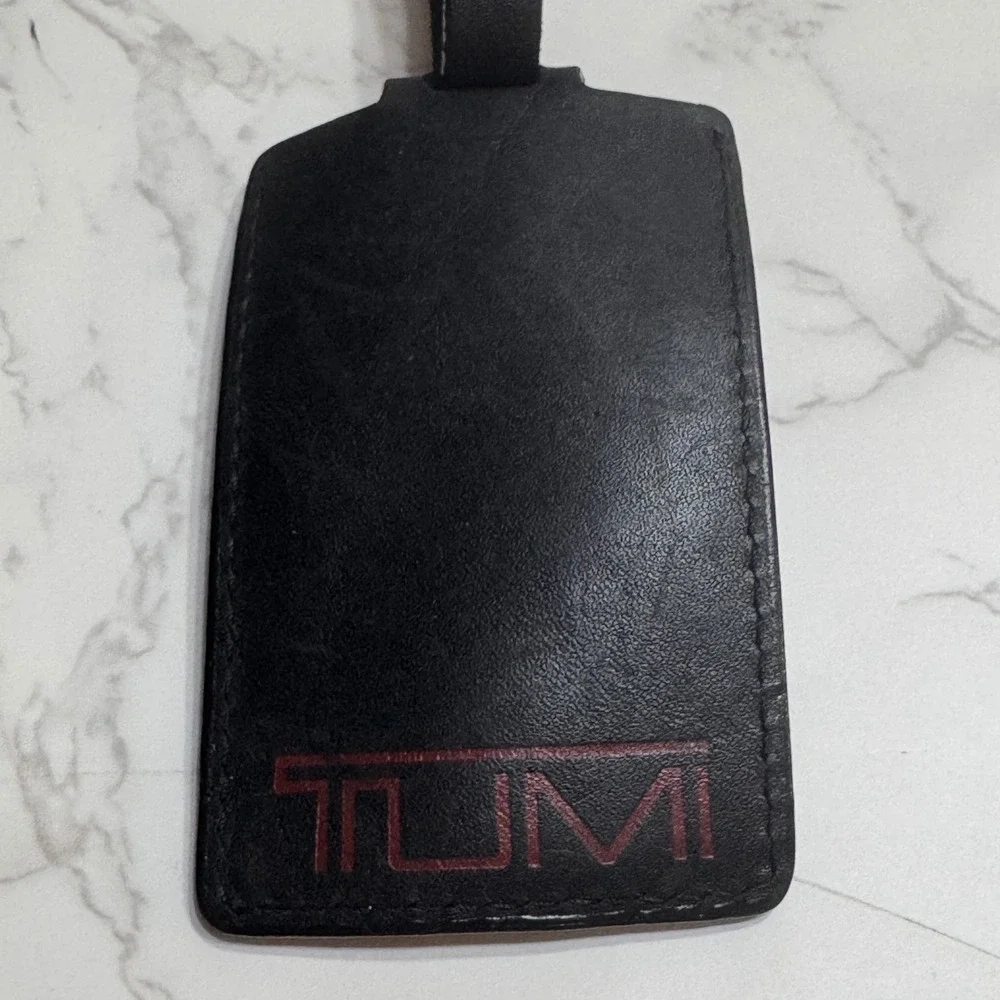 TUMI Black Leather Luggage Tag Snap Flap Adjustable Buckle Strap Accessory